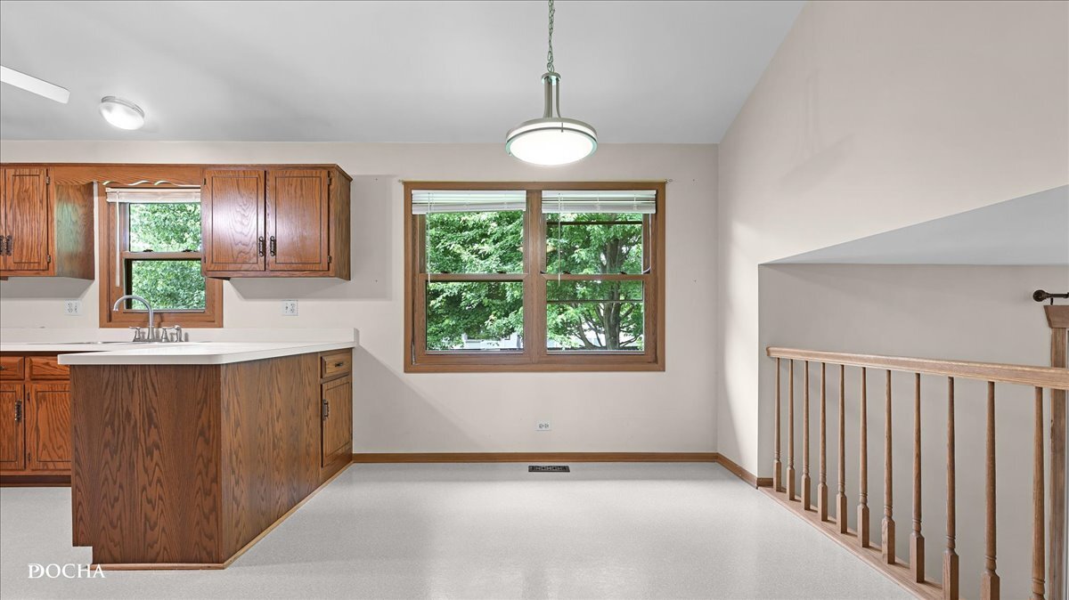 29 Mayfair Lane, Aurora, IL 60504