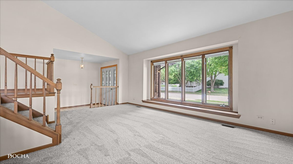 29 Mayfair Lane, Aurora, IL 60504