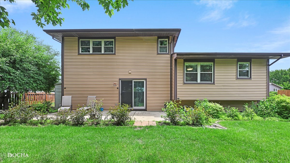 29 Mayfair Lane, Aurora, IL 60504