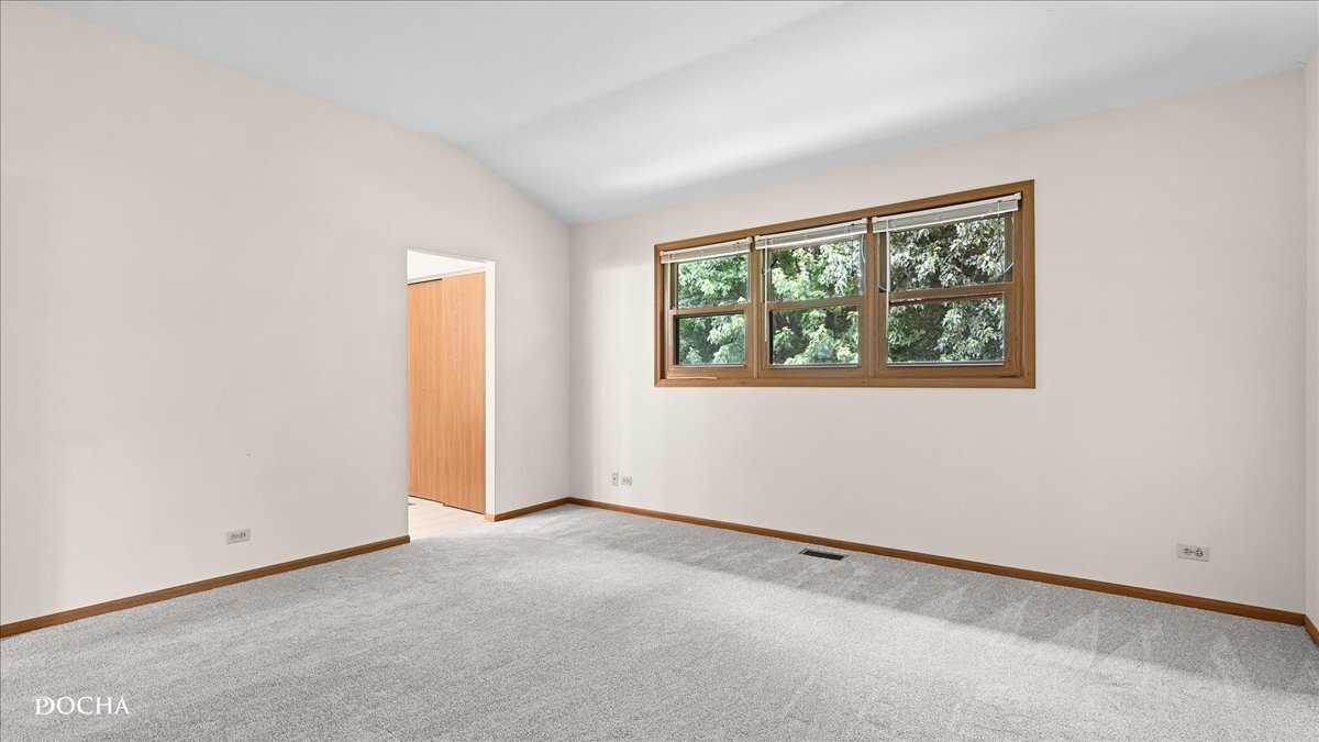 29 Mayfair Lane, Aurora, IL 60504