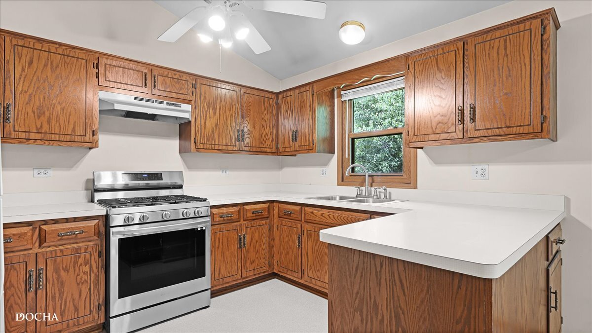 29 Mayfair Lane, Aurora, IL 60504