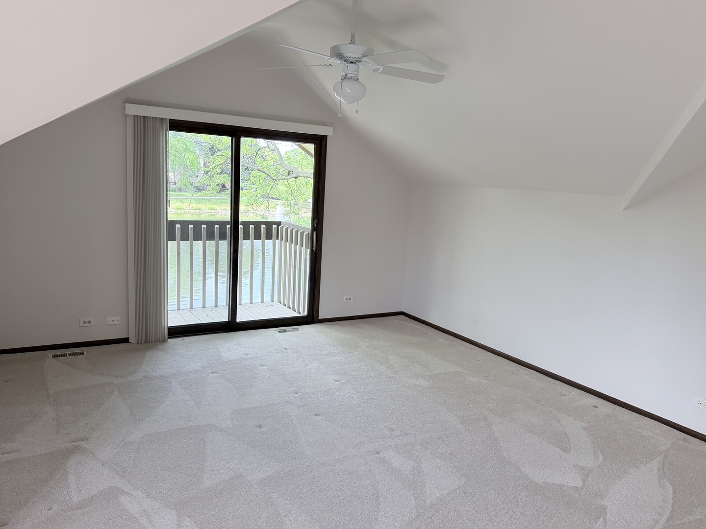 12 Kent Court, Willowbrook, IL 60527