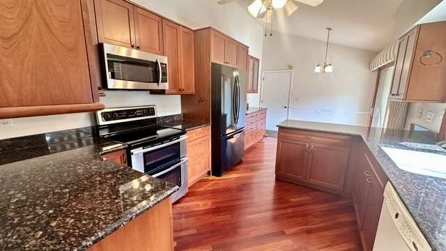 12 Kent Court, Willowbrook, IL 60527