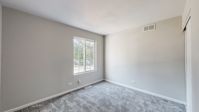 1860 Middlebury Drive #1860, Aurora, IL 60503
