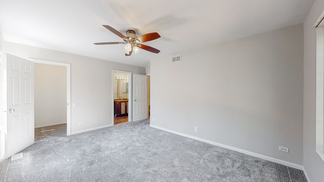 1860 Middlebury Drive #1860, Aurora, IL 60503