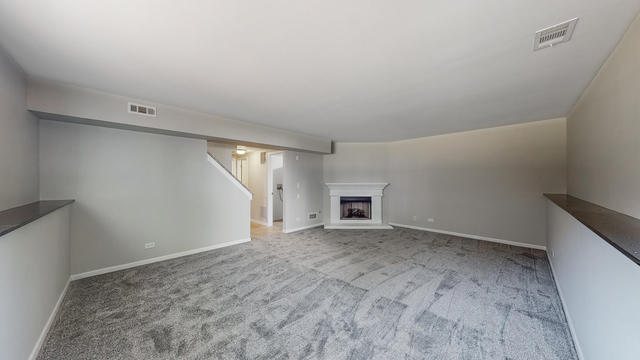 1860 Middlebury Drive #1860, Aurora, IL 60503