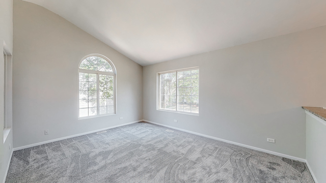 1860 Middlebury Drive #1860, Aurora, IL 60503