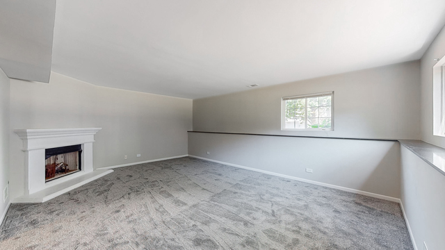1860 Middlebury Drive #1860, Aurora, IL 60503
