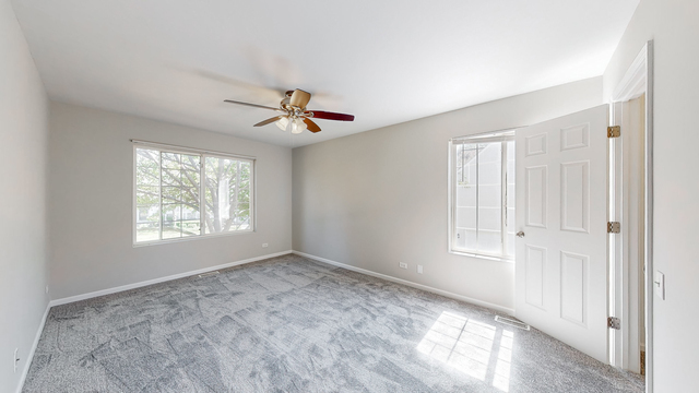 1860 Middlebury Drive #1860, Aurora, IL 60503