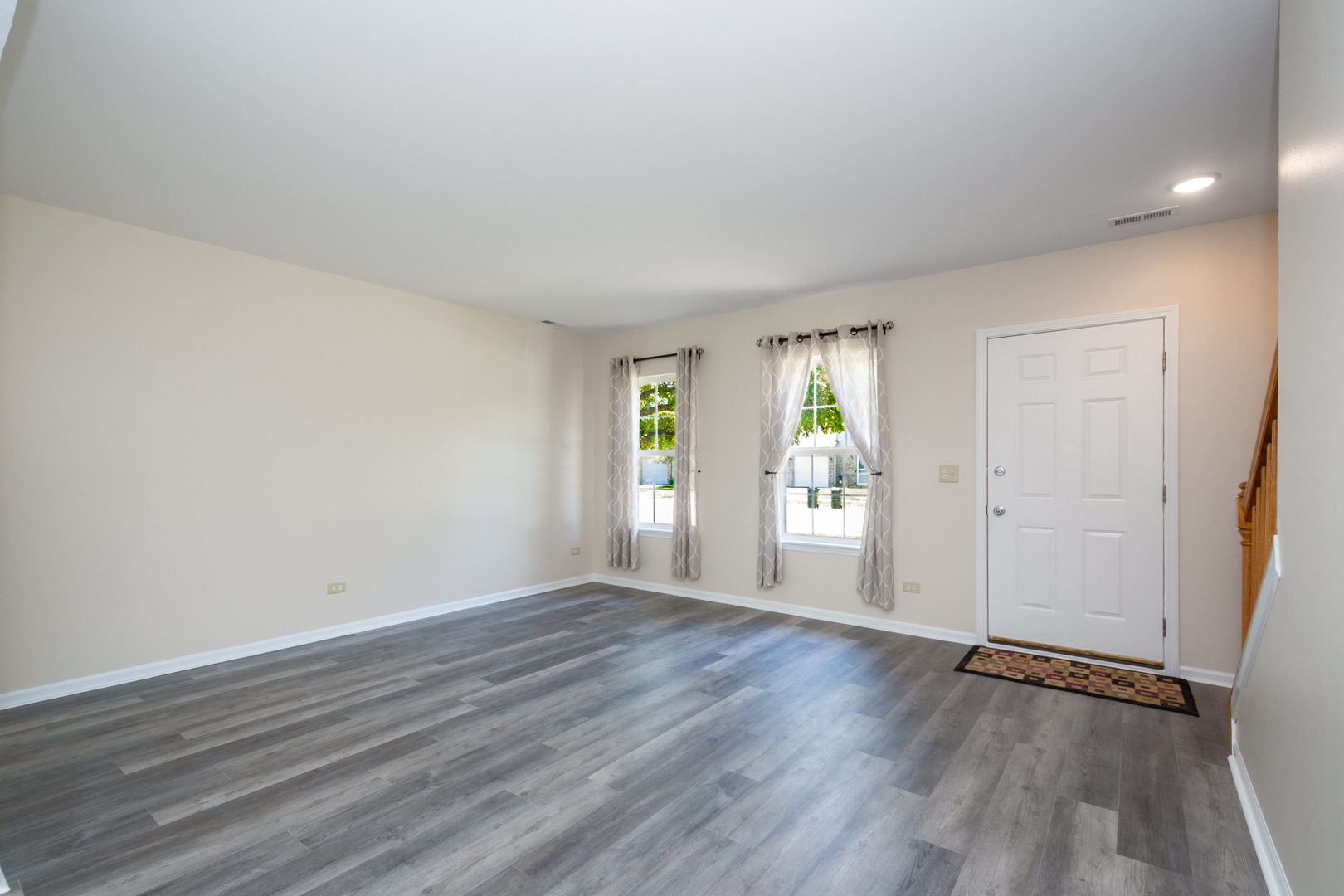 1277 N Village Drive, Round Lake Beach, IL 60073
