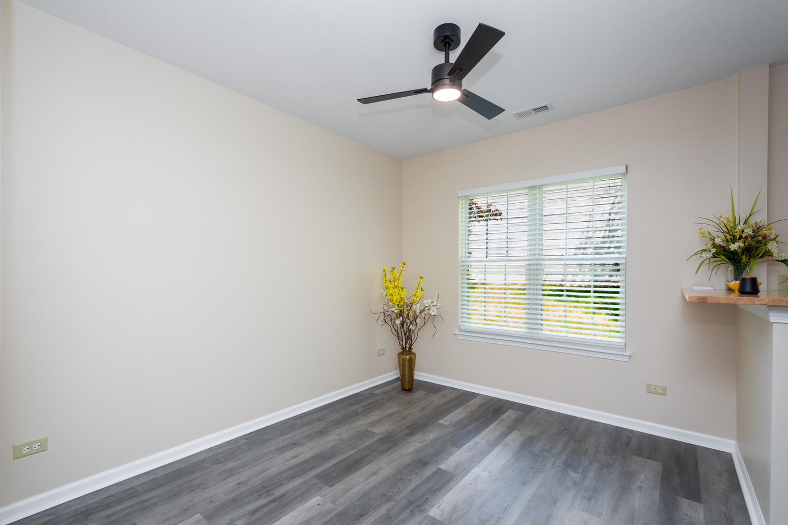 1277 N Village Drive, Round Lake Beach, IL 60073