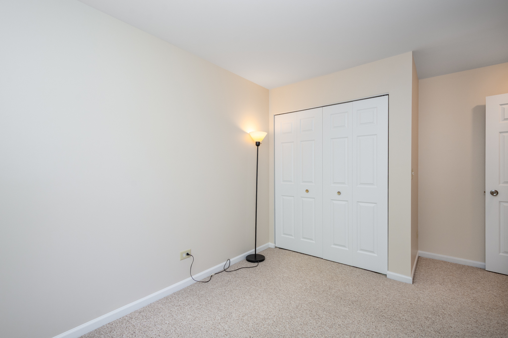 1277 N Village Drive, Round Lake Beach, IL 60073