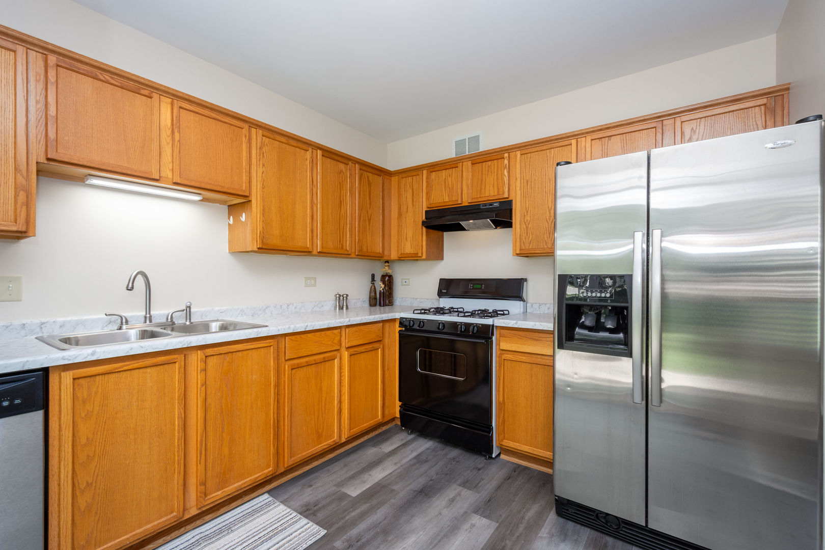 1277 N Village Drive, Round Lake Beach, IL 60073