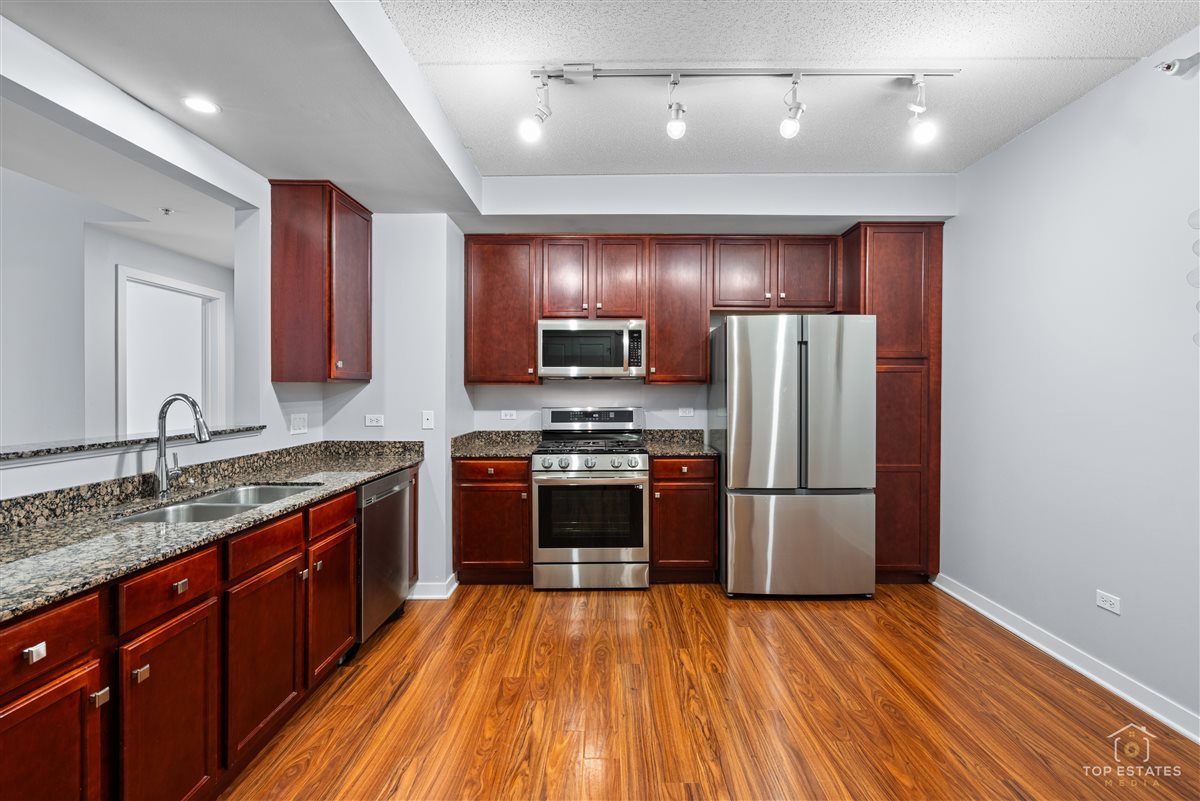 425 N BENJAMIN Drive #205, Vernon Hills, IL 60061