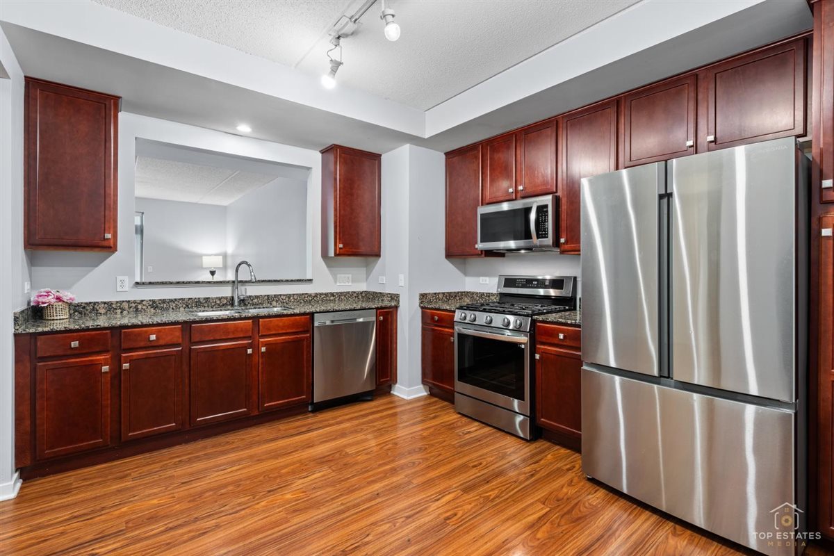 425 N BENJAMIN Drive #205, Vernon Hills, IL 60061