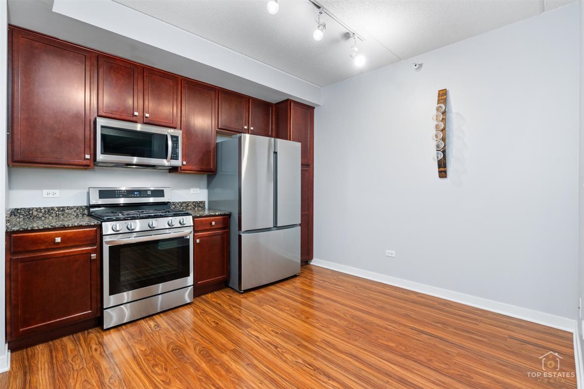 425 N BENJAMIN Drive #205, Vernon Hills, IL 60061