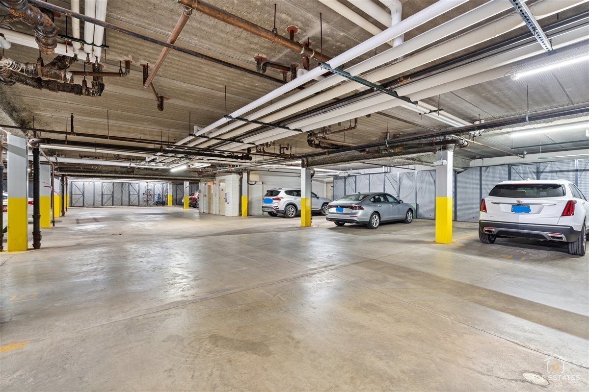 425 N BENJAMIN Drive #205, Vernon Hills, IL 60061