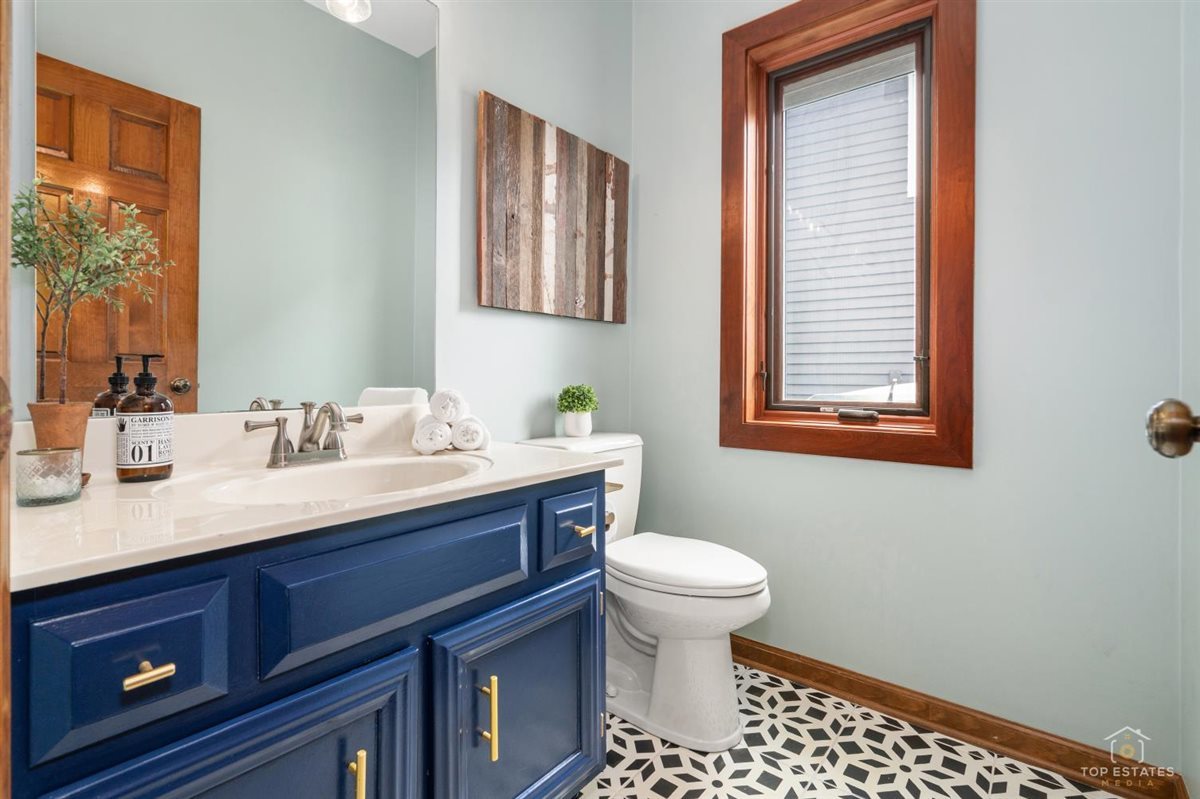 1309 Hawkins Court, St. Charles, IL 60174
