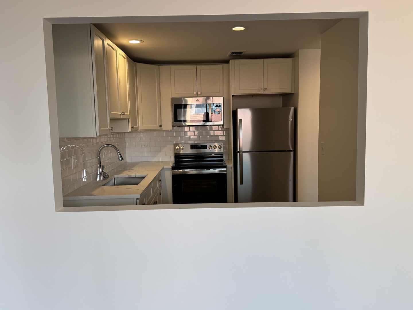 151 N Kenilworth Avenue #4G, Oak Park, IL 60301