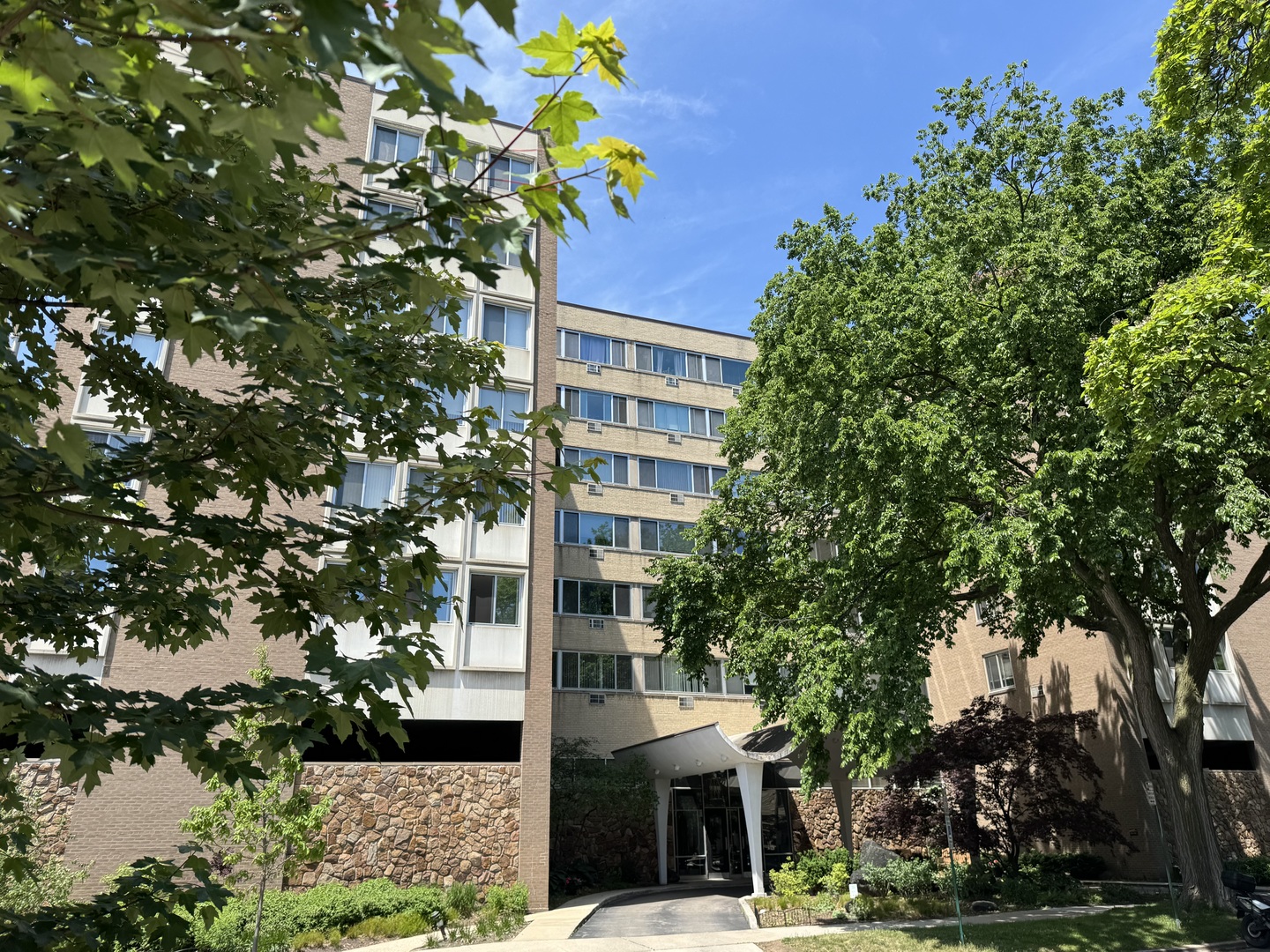 151 N Kenilworth Avenue #4G, Oak Park, IL 60301