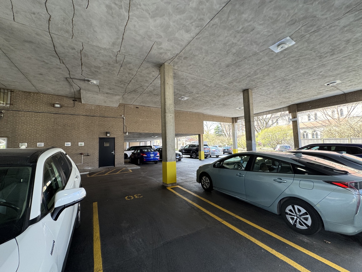 151 N Kenilworth Avenue #4G, Oak Park, IL 60301