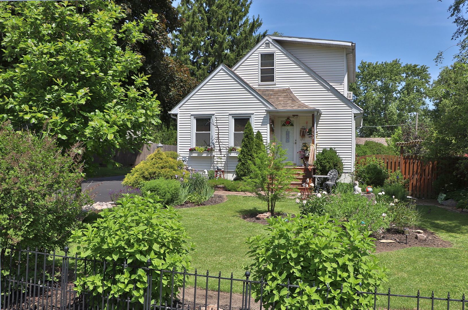 151 E 2nd Avenue, New Lenox, IL 60451