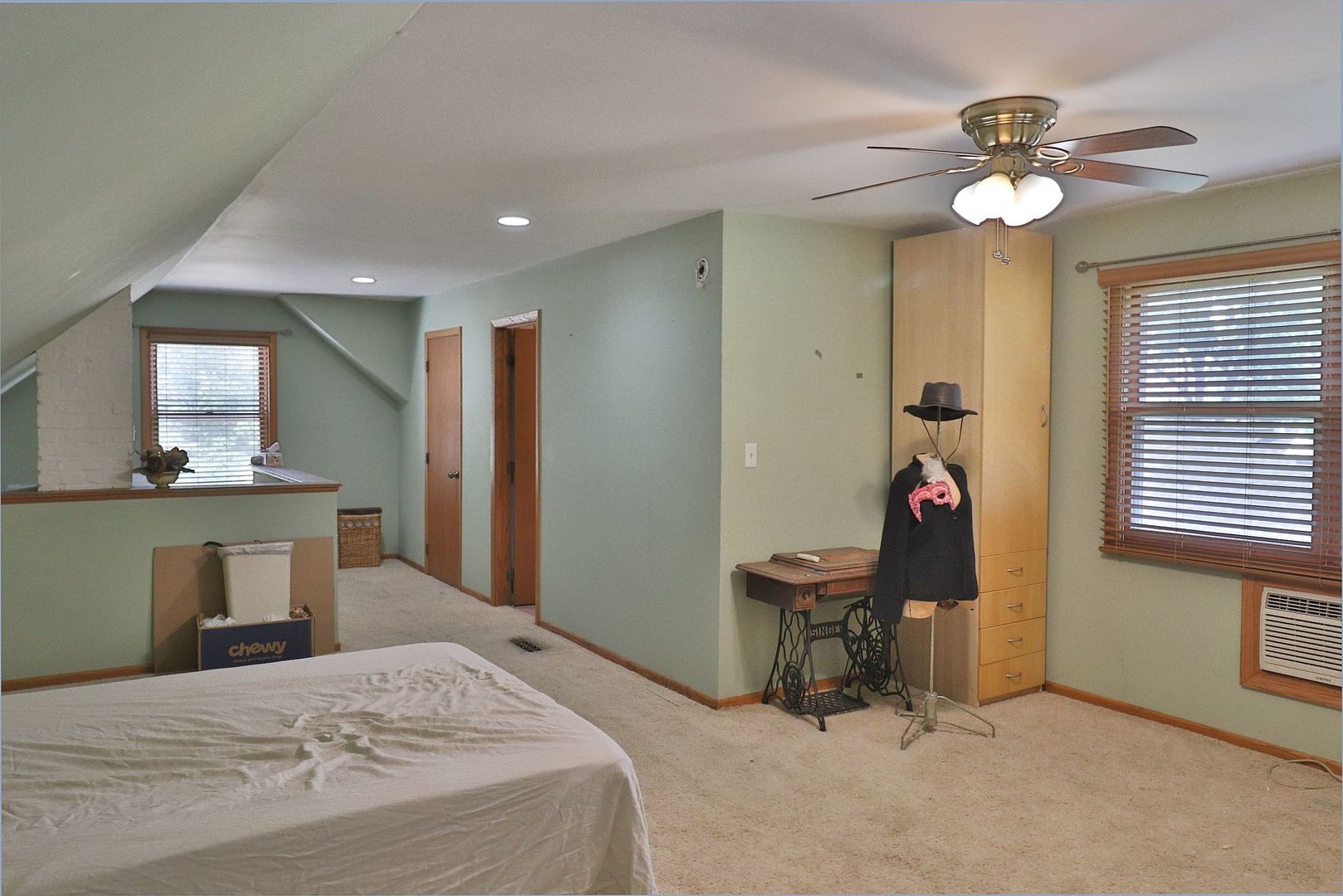 151 E 2nd Avenue, New Lenox, IL 60451