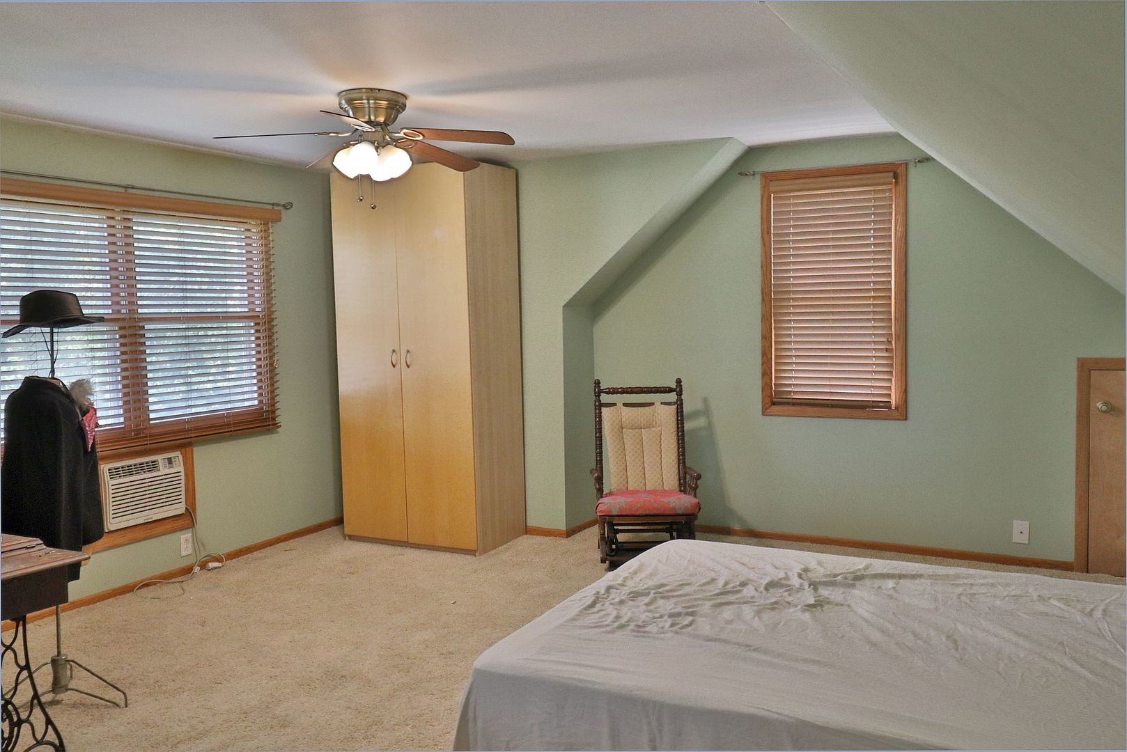 151 E 2nd Avenue, New Lenox, IL 60451