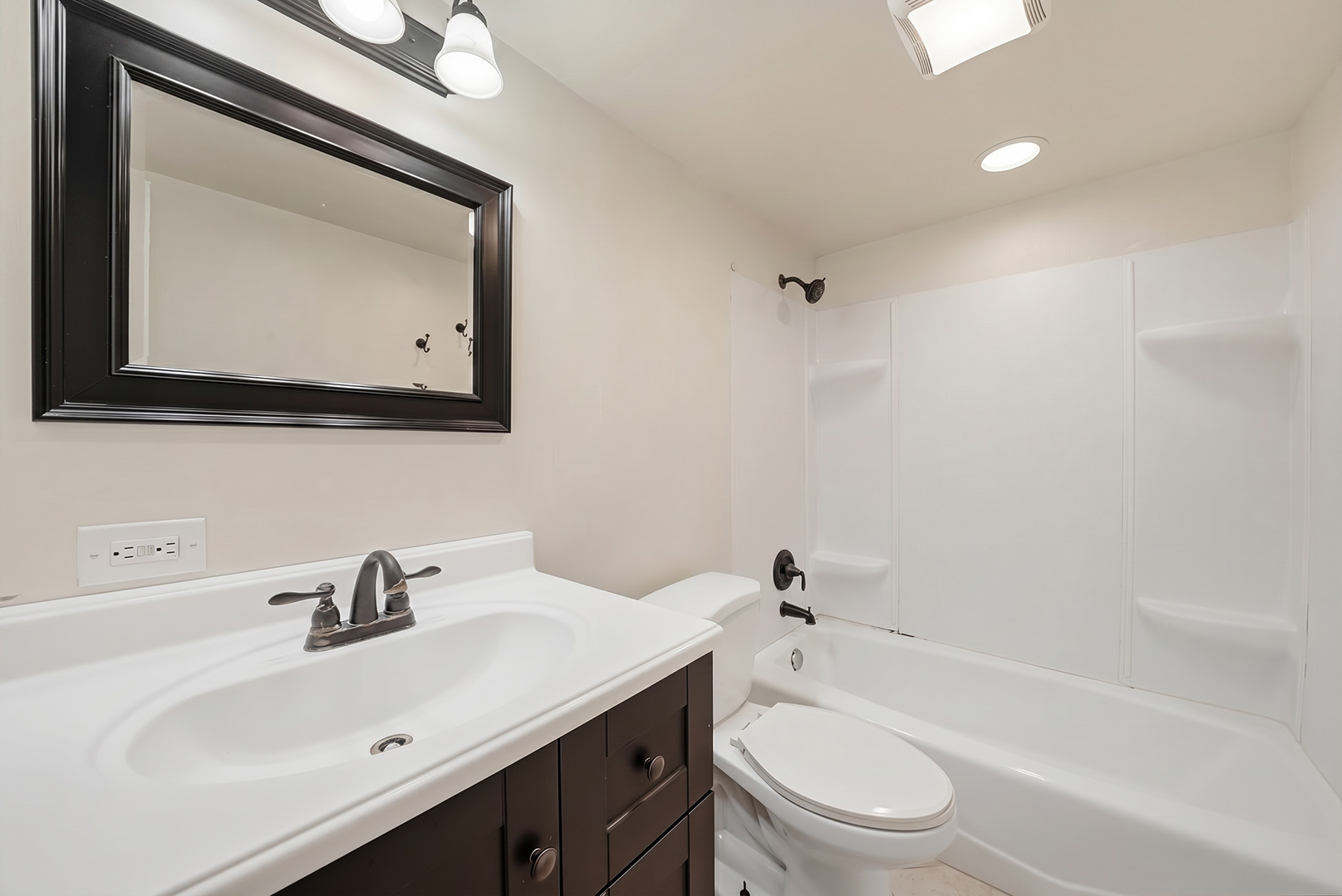 332 KLEIN CREEK Court #C, Carol Stream, IL 60188