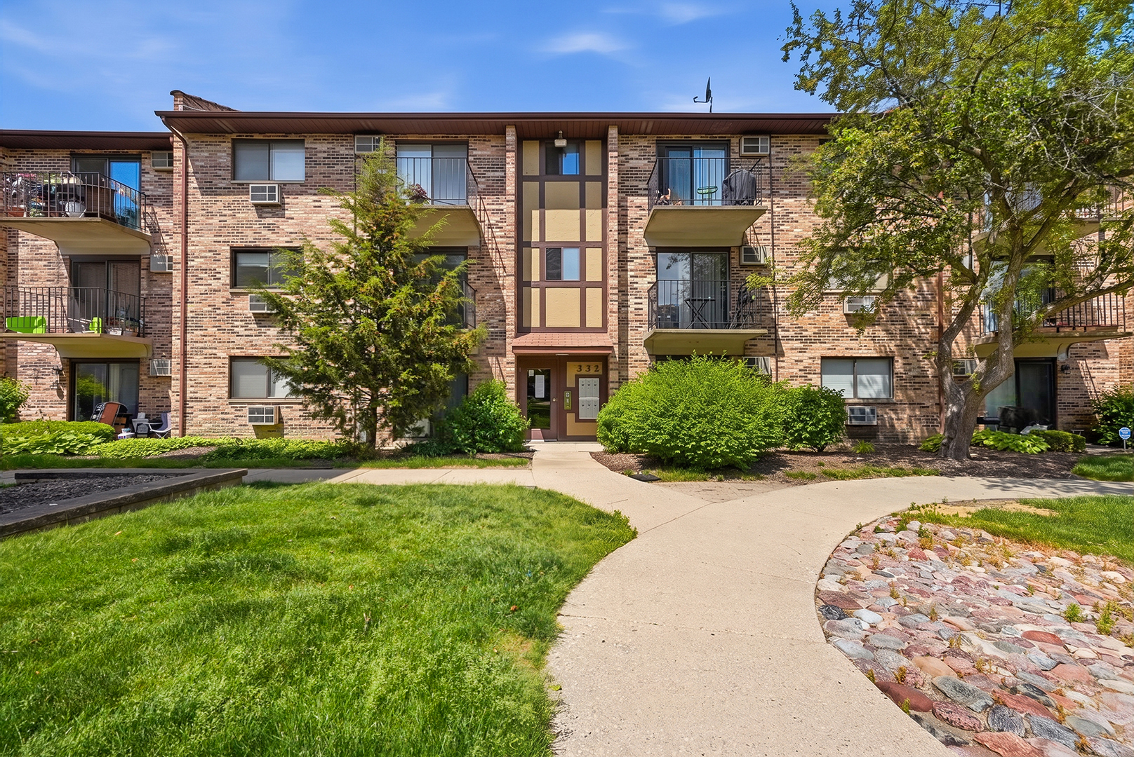 332 KLEIN CREEK Court #C, Carol Stream, IL 60188