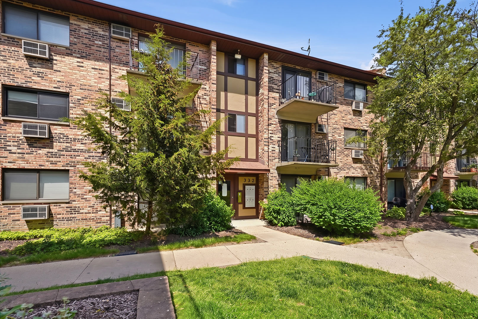 332 KLEIN CREEK Court #C, Carol Stream, IL 60188