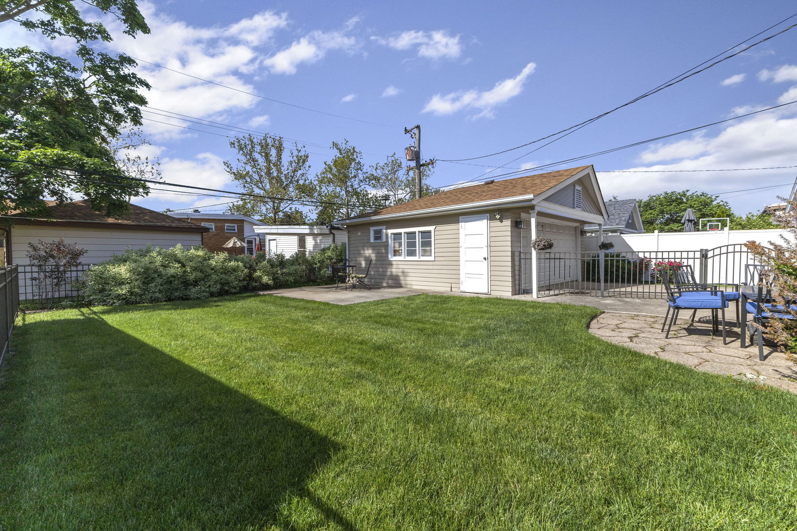 10813 Berkshire Street, Westchester, IL 60154