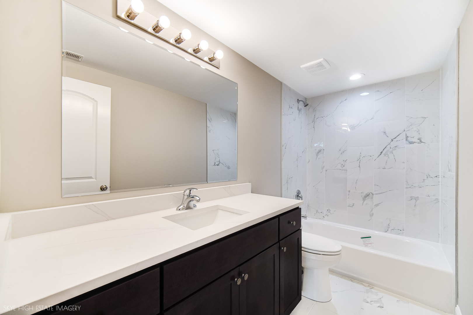 1411 W 172nd Street, East Hazel Crest, IL 60429