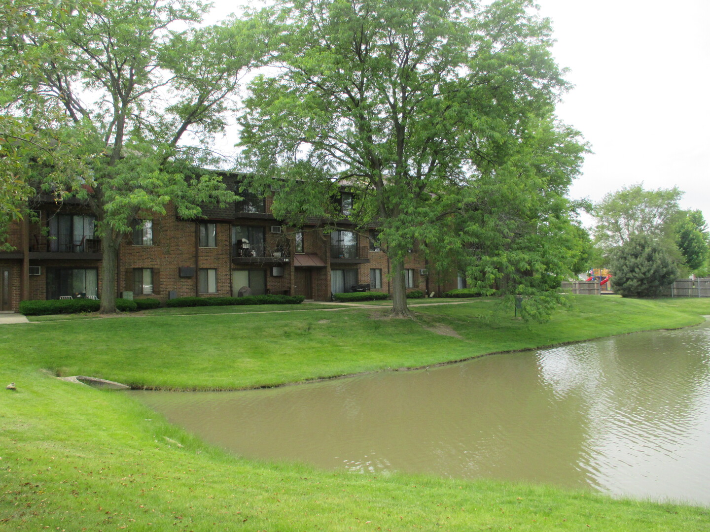 744 N Briar Hill Lane #4, Addison, IL 60101