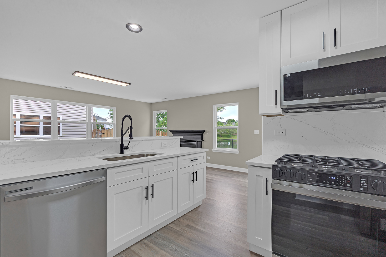 291 Wedgewood Circle, Lake In The Hills, IL 60156