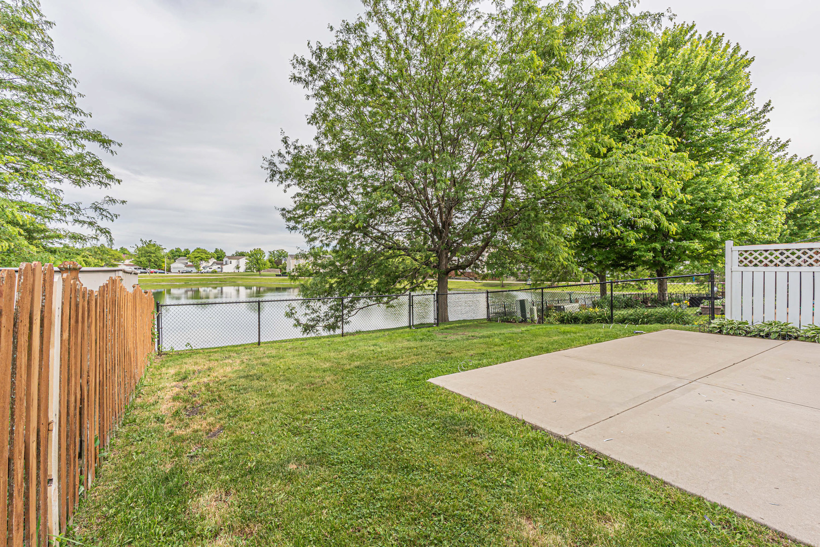 291 Wedgewood Circle, Lake In The Hills, IL 60156