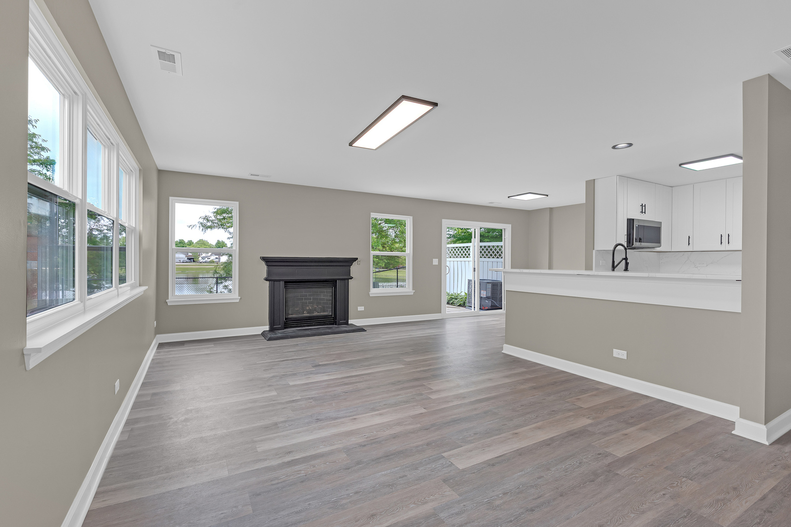 291 Wedgewood Circle, Lake In The Hills, IL 60156