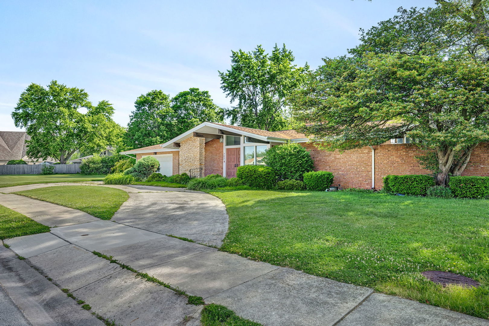 702 Palladium Drive, Joliet, IL 60435
