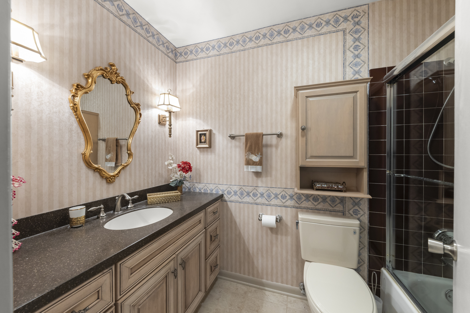 1608 Thames Court #A, Wheaton, IL 60189