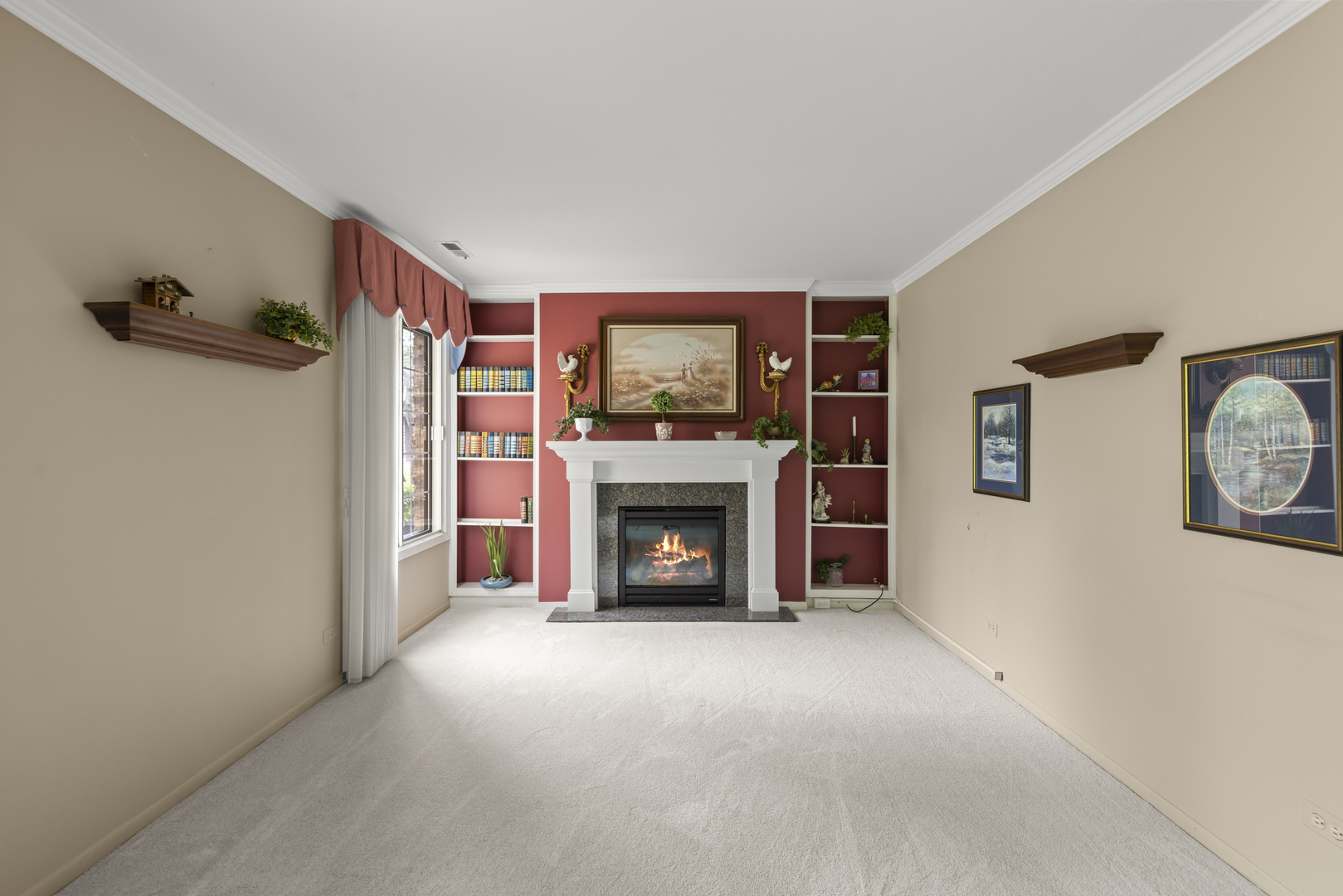 1608 Thames Court #A, Wheaton, IL 60189