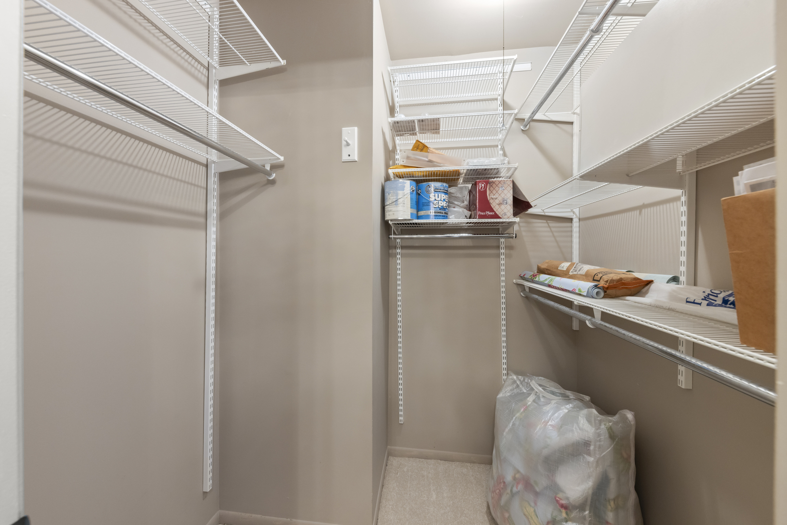 1608 Thames Court #A, Wheaton, IL 60189