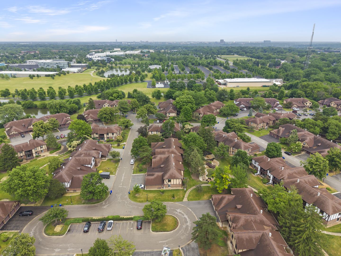 1608 Thames Court #A, Wheaton, IL 60189