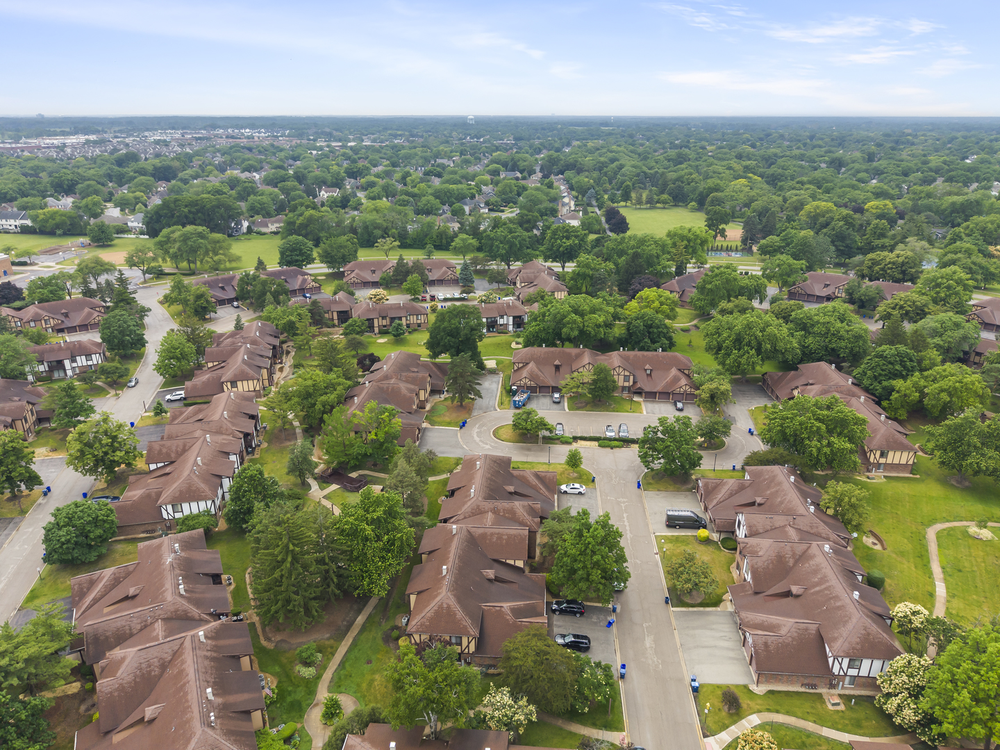 1608 Thames Court #A, Wheaton, IL 60189