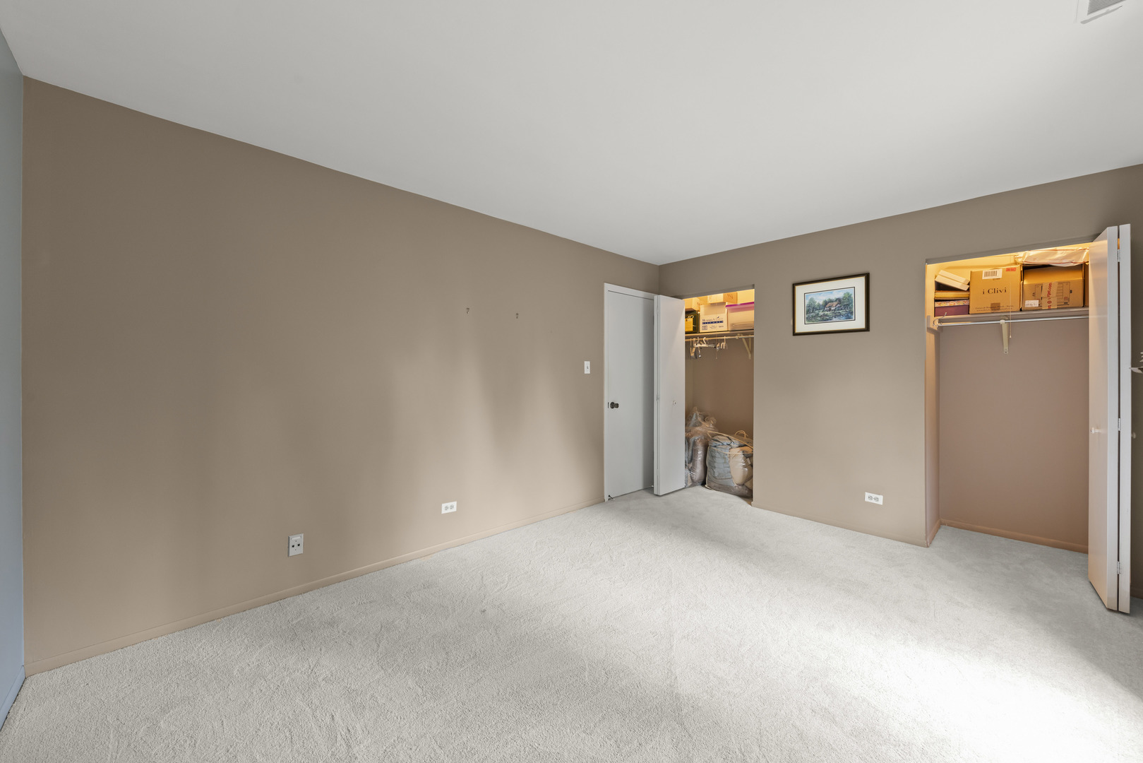 1608 Thames Court #A, Wheaton, IL 60189