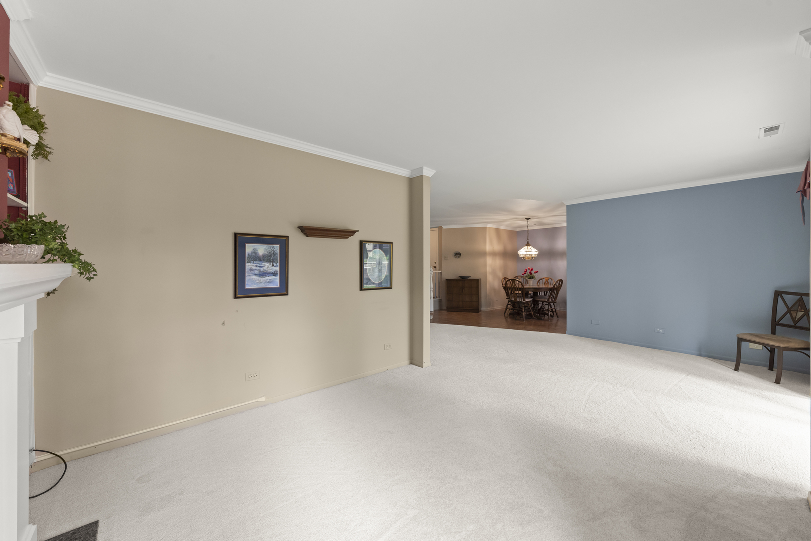 1608 Thames Court #A, Wheaton, IL 60189