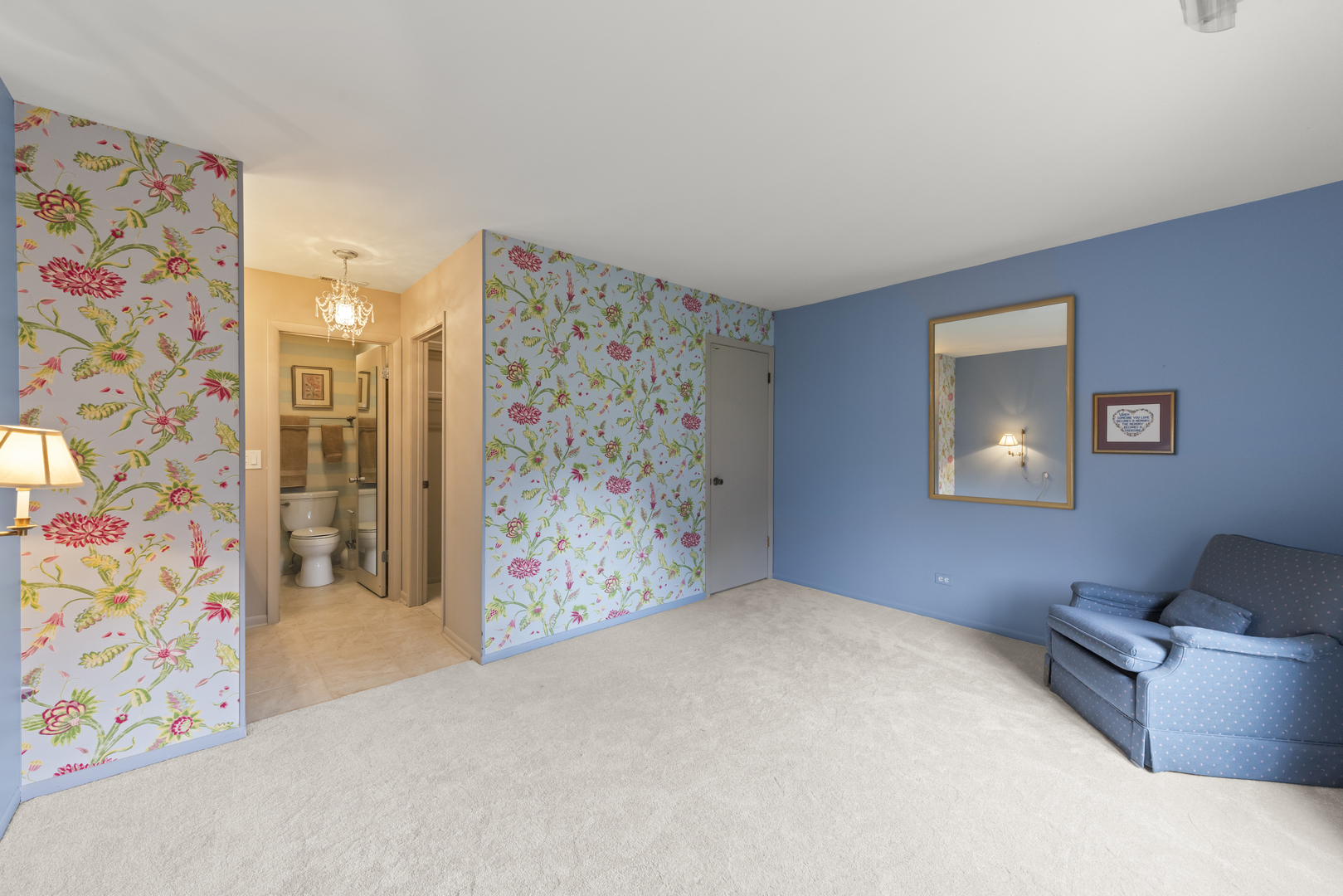 1608 Thames Court #A, Wheaton, IL 60189