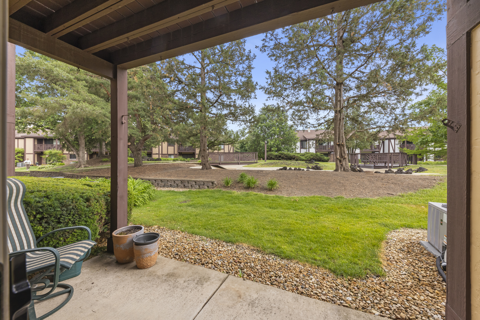 1608 Thames Court #A, Wheaton, IL 60189