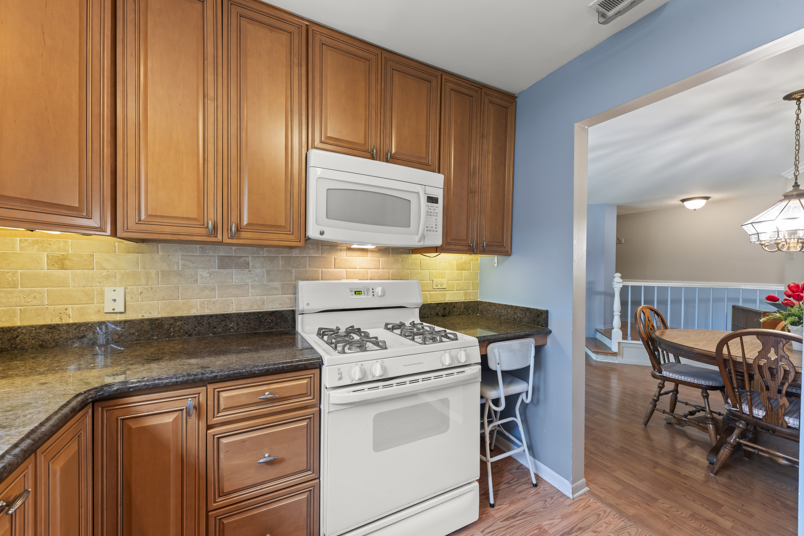 1608 Thames Court #A, Wheaton, IL 60189