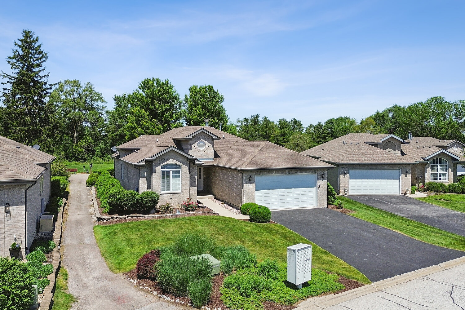 512 Highlington Court, Beecher, IL 60401