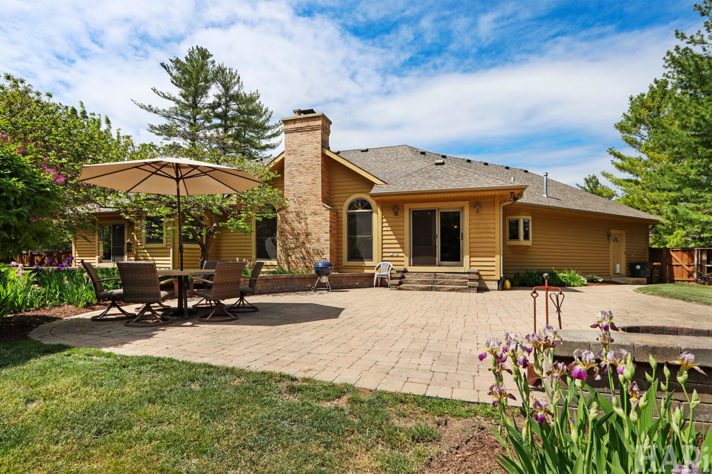 23925 W Grass Lake Road, Antioch, IL 60002